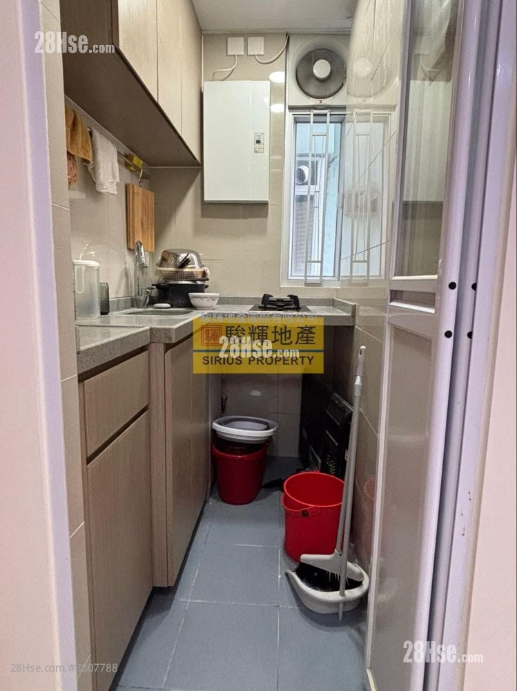 永发大厦 售盘 2 房 , 1 浴室 246 平方尺