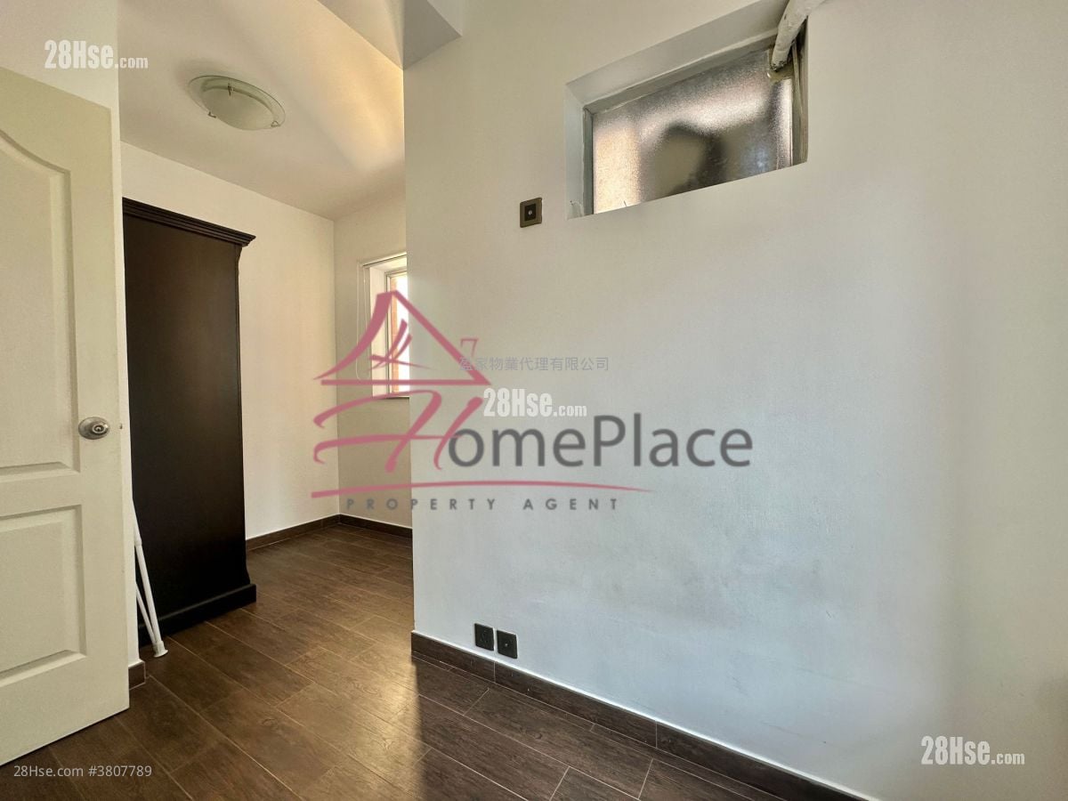 Flora Court Rental 1 Bedroom , 1 Bathroom 339 ft²