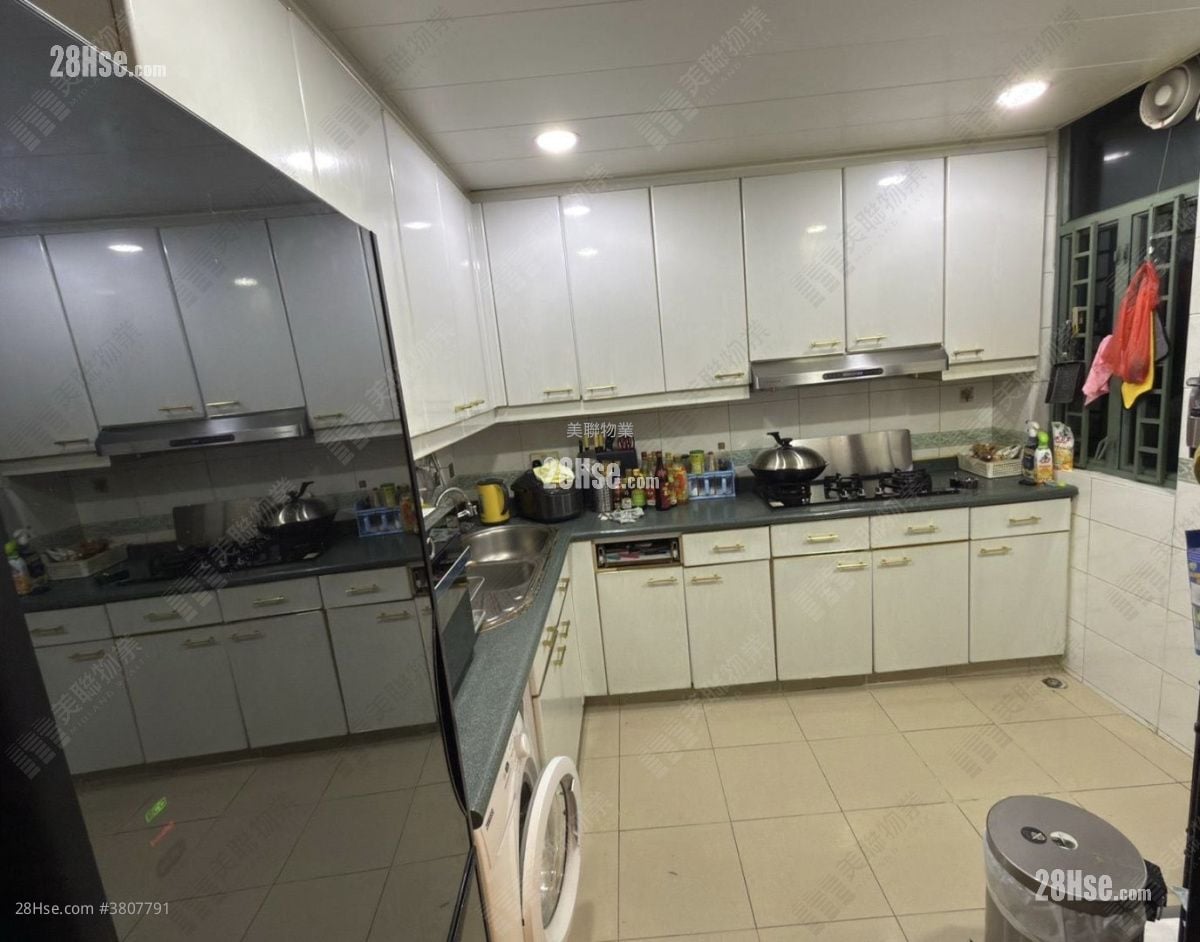 Woodland Crest Sell 3 Bedrooms , 2 Bathrooms 1,022 ft²