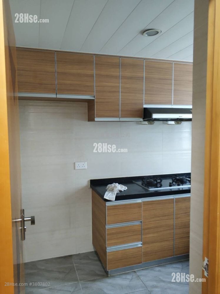 村屋 租盘 3 房 , 1 浴室 630 平方尺