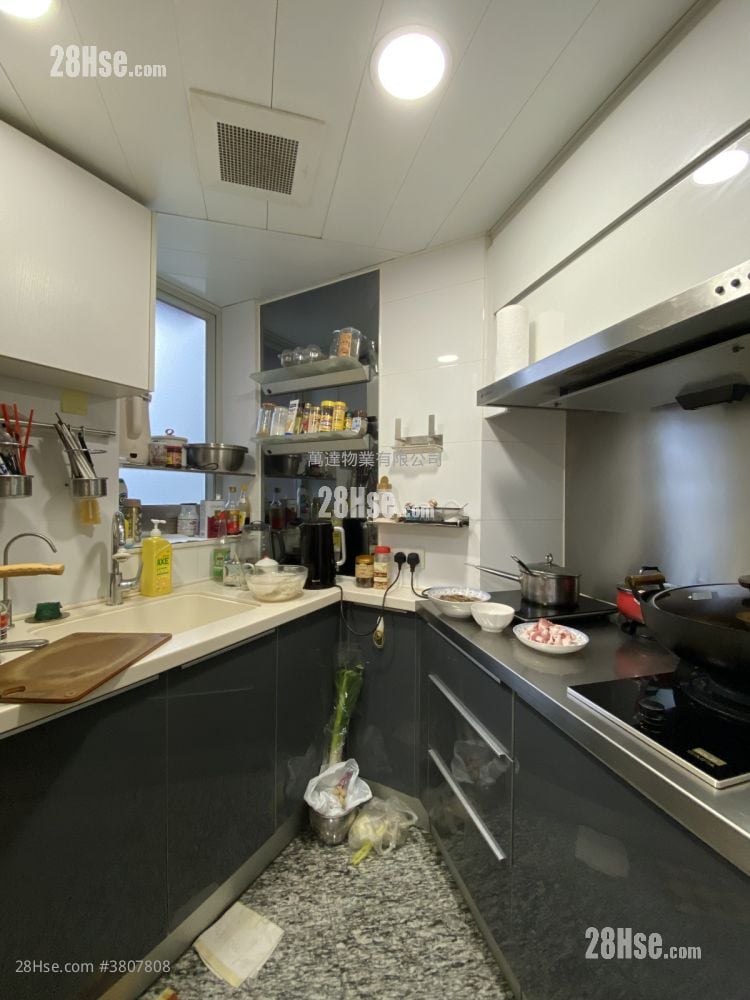 Festival City Sell 3 Bedrooms , 2 Bathrooms 680 ft²