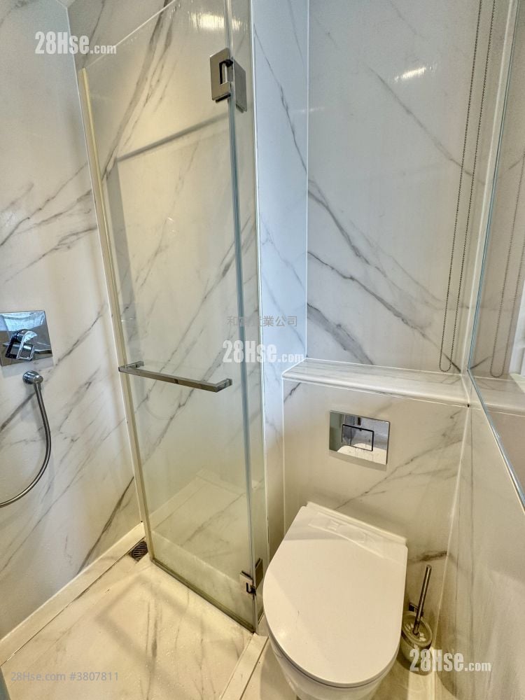 Upper Central Rental Studio , 1 Bathroom 168 ft²