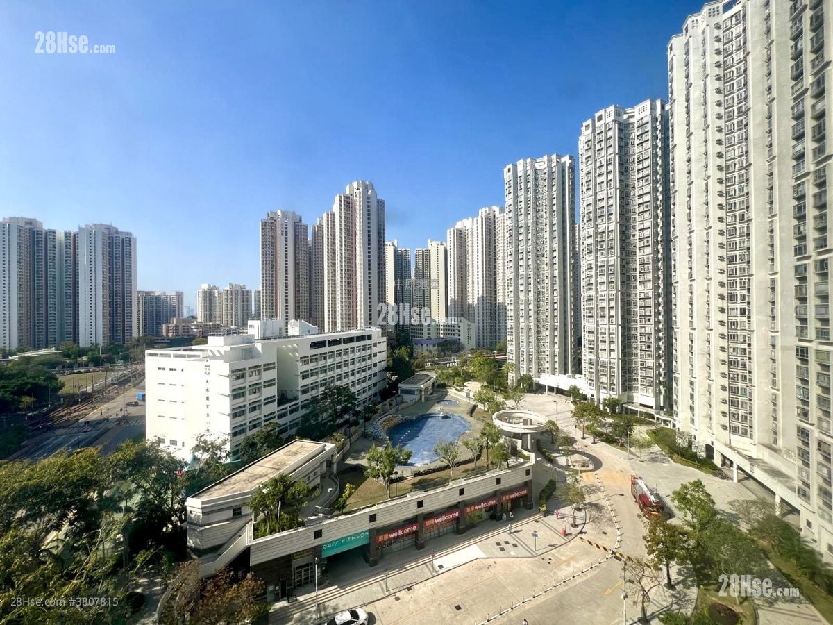 Kingswood Villas Sell 2 Bedrooms , 1 Bathroom 448 ft²