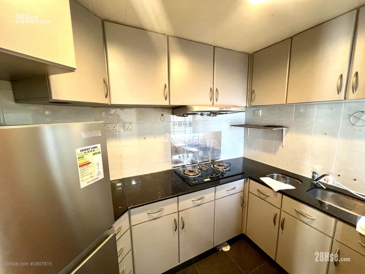 Kingswood Villas Sell 2 Bedrooms , 1 Bathroom 448 ft²