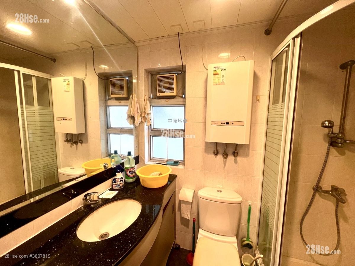 Kingswood Villas Sell 2 Bedrooms , 1 Bathroom 448 ft²