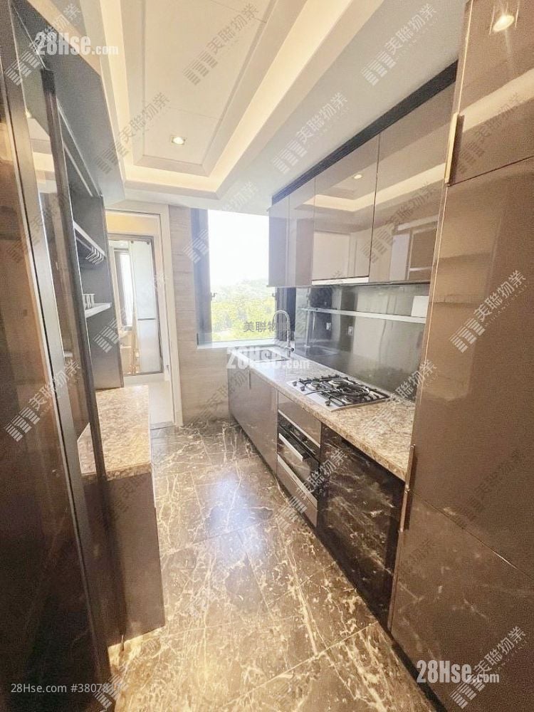 高尔夫御苑 售盘 3 房 , 2 浴室 960 平方尺