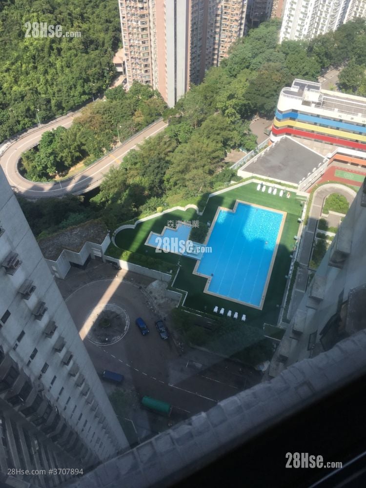 Kornhill Sell 2 Bedrooms , 1 Bathroom 497 ft²