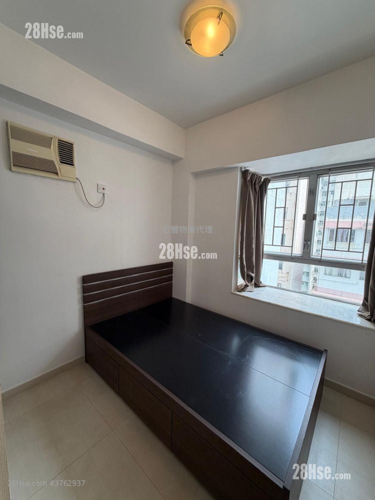 Shun On Building Rental 2 Bedrooms , 1 Bathroom 356 ft²