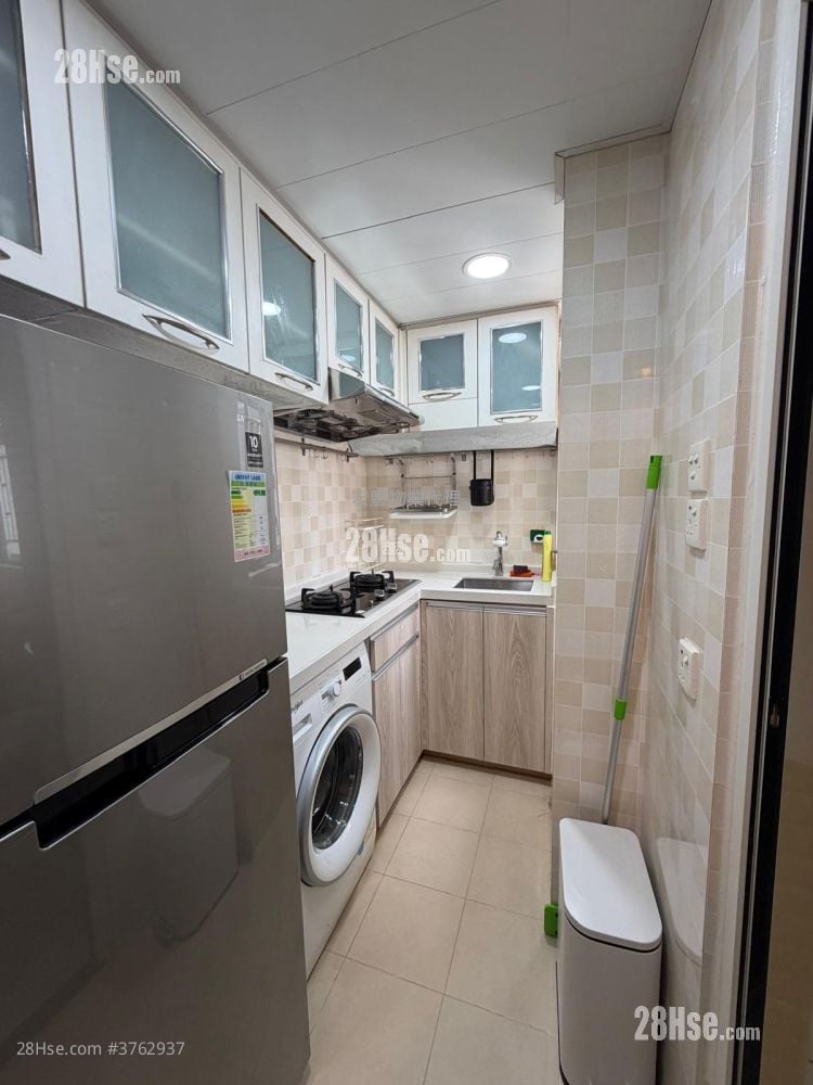 Shun On Building Rental 2 Bedrooms , 1 Bathroom 356 ft²