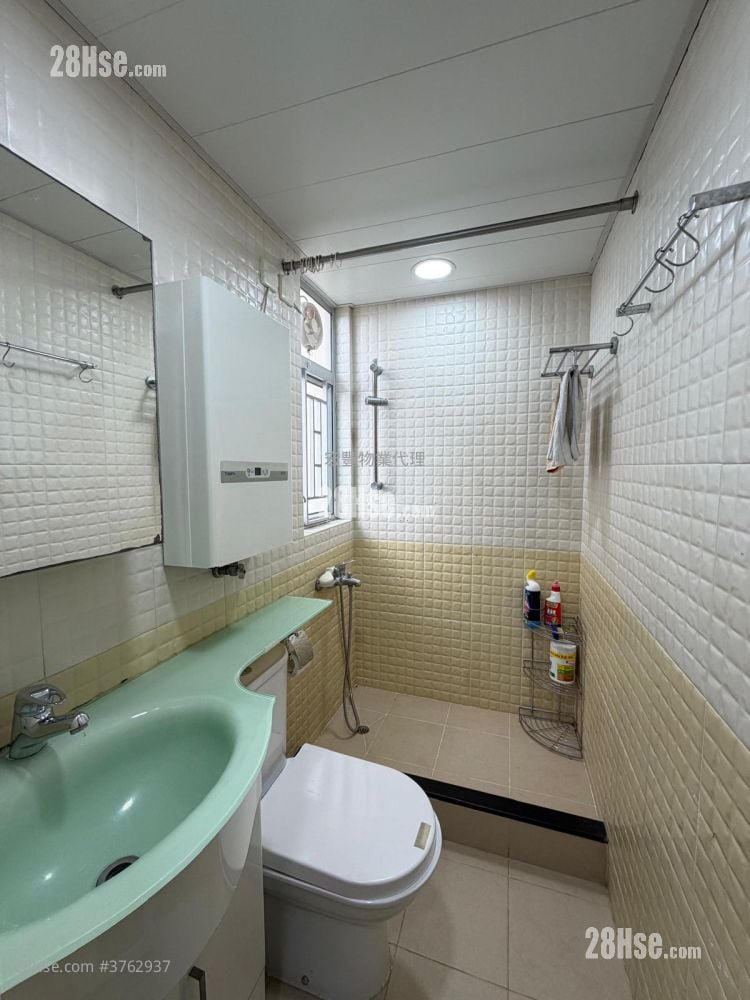 Shun On Building Rental 2 Bedrooms , 1 Bathroom 356 ft²