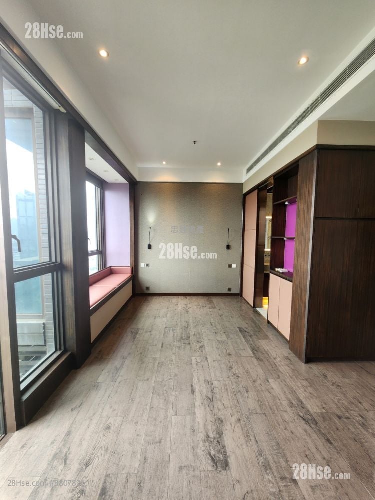 The Gloucester Rental Studio , 1 Bathroom 342 ft²