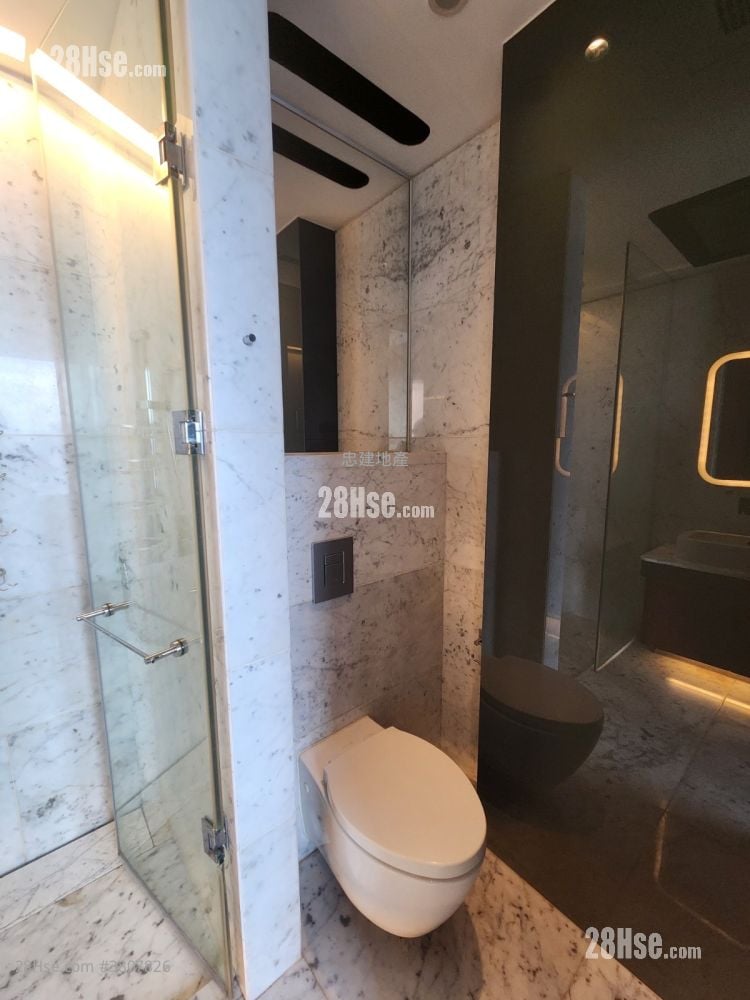 The Gloucester Rental Studio , 1 Bathroom 342 ft²