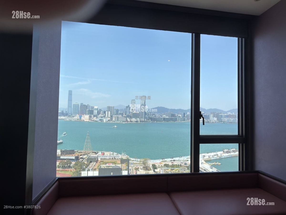 The Gloucester Rental Studio , 1 Bathroom 342 ft²