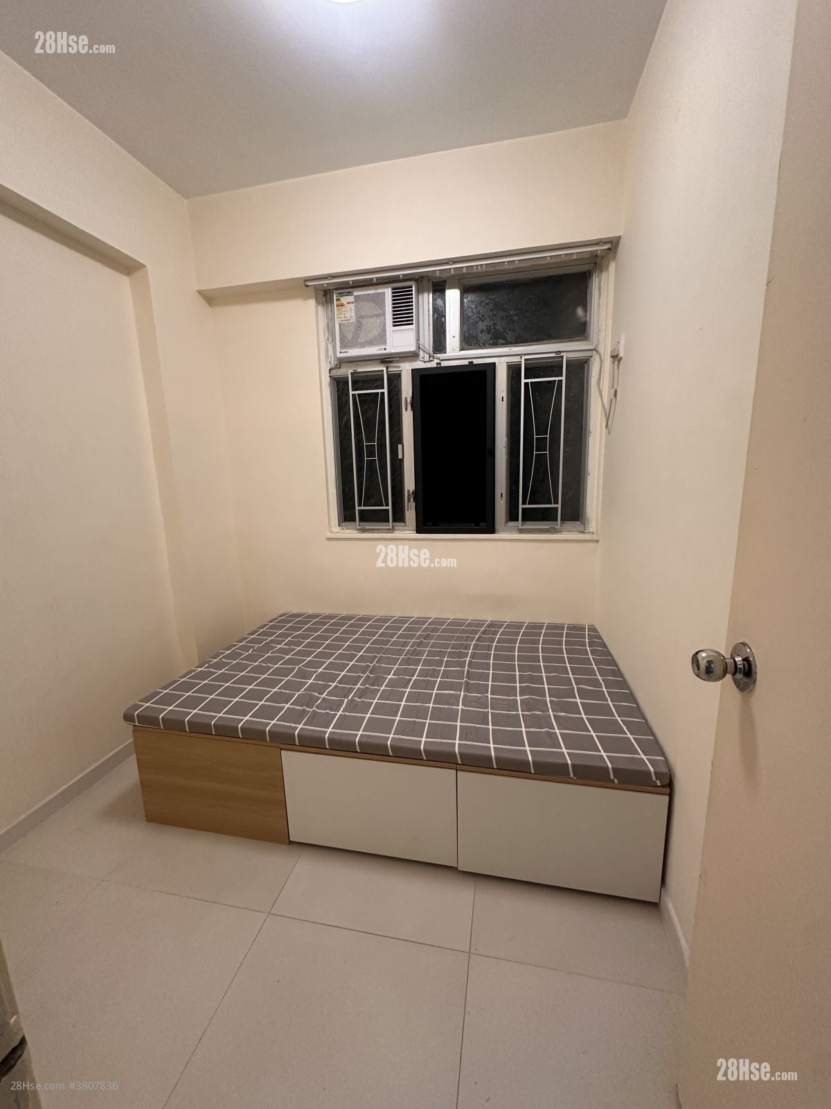 西湾大厦 租盘 1 房 , 1 浴室 268 平方尺