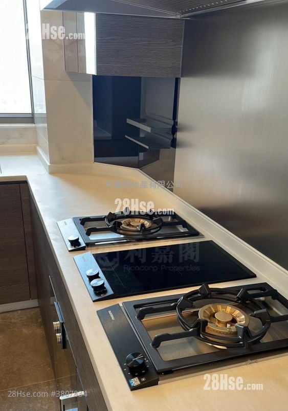 Sea To Sky Rental 4 Bedrooms , 3 Bathrooms 1,054 ft²