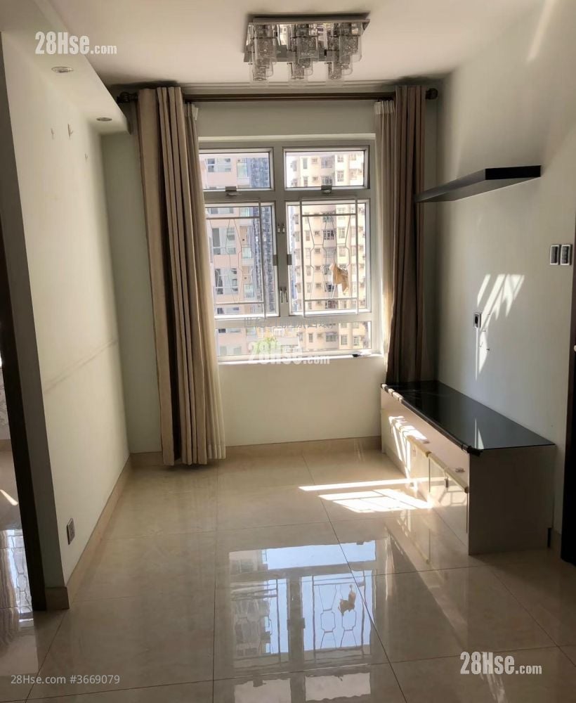 Kui Yan Court Sell 2 Bedrooms , 1 Bathroom 395 ft²