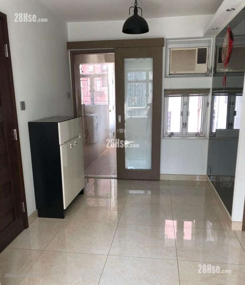 Kui Yan Court Sell 2 Bedrooms , 1 Bathroom 395 ft²