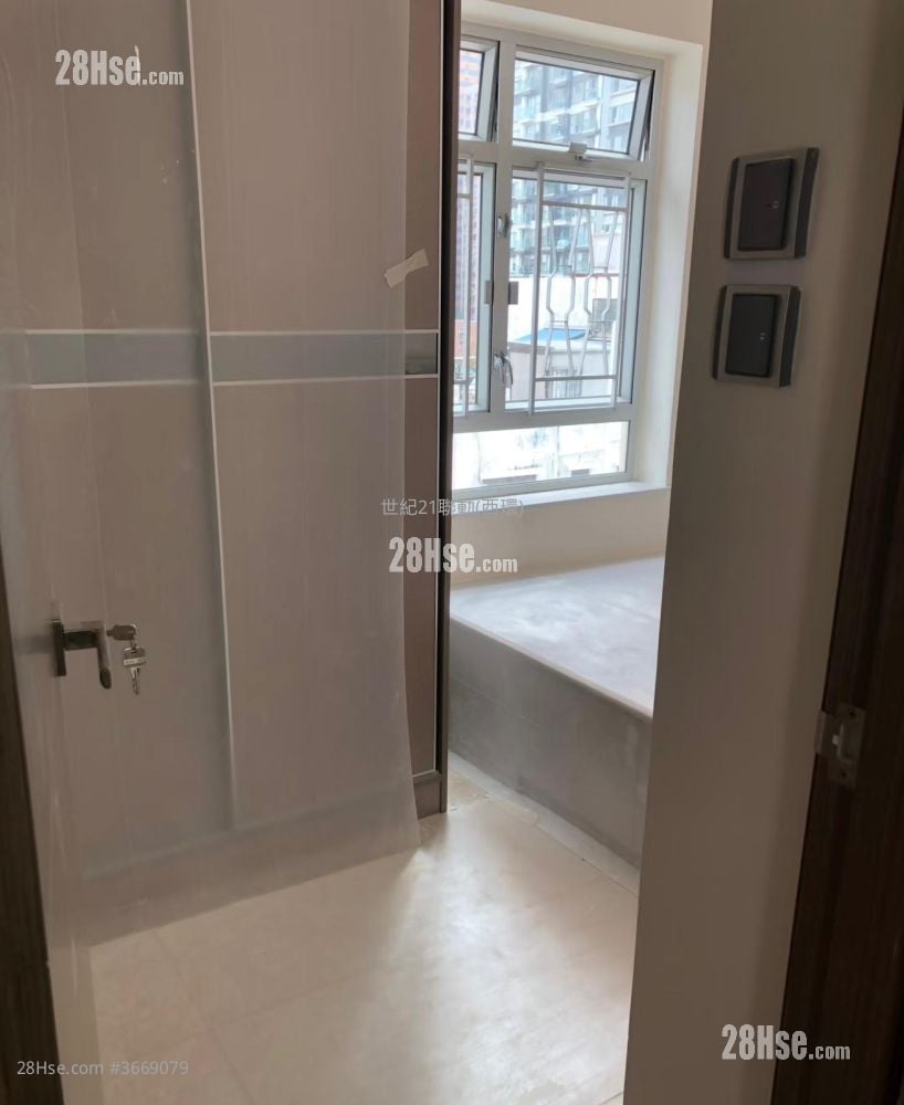 Kui Yan Court Sell 2 Bedrooms , 1 Bathroom 395 ft²