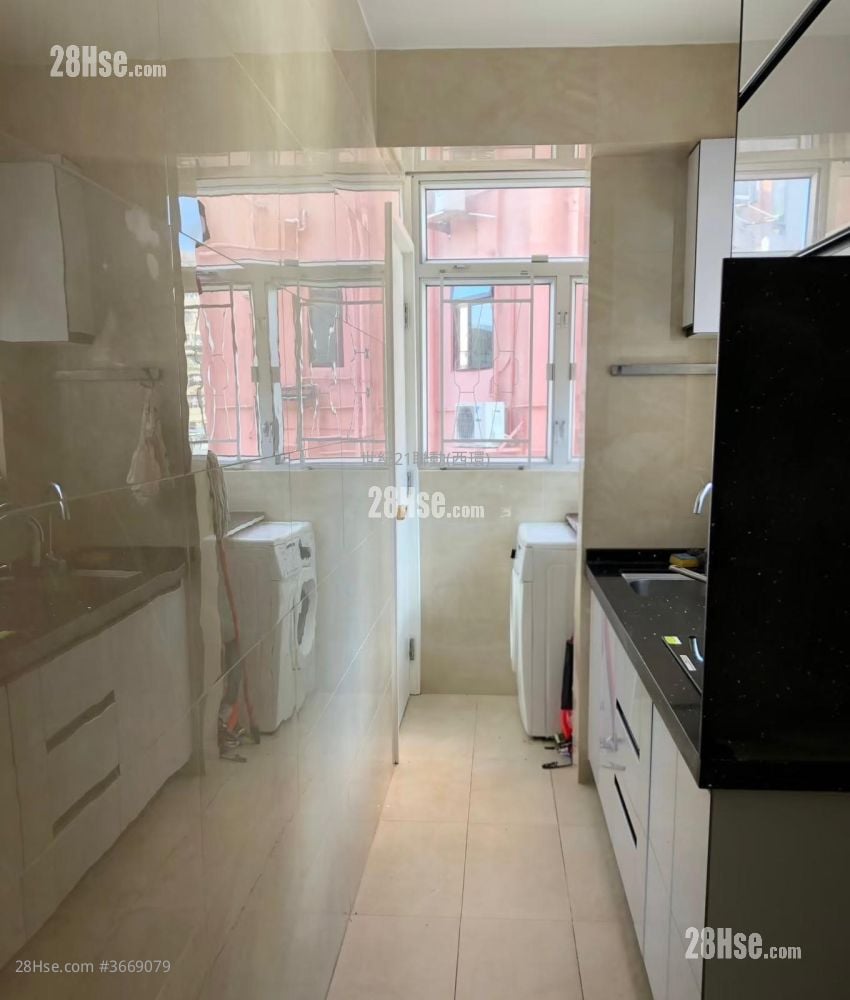 Kui Yan Court Sell 2 Bedrooms , 1 Bathroom 395 ft²