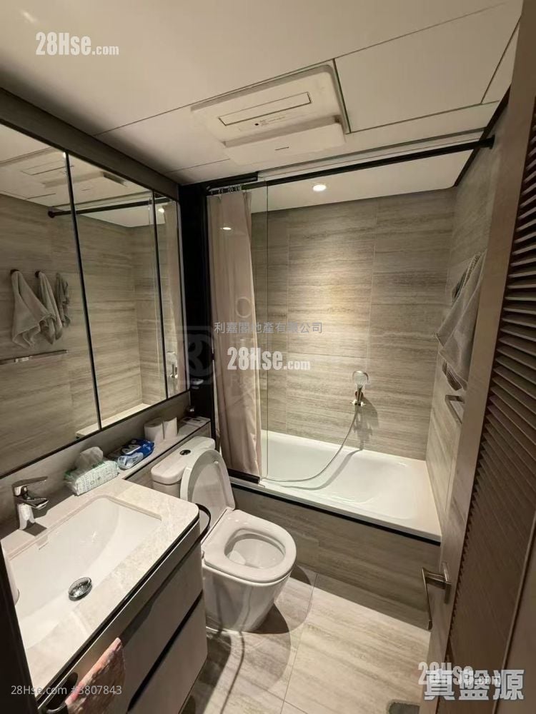 High Park Rental 420 ft²