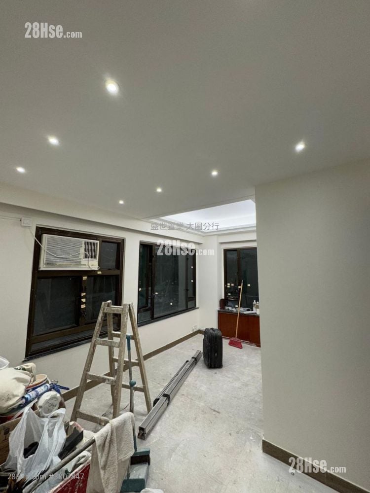 Golden Lion Garden Sell 282 ft²