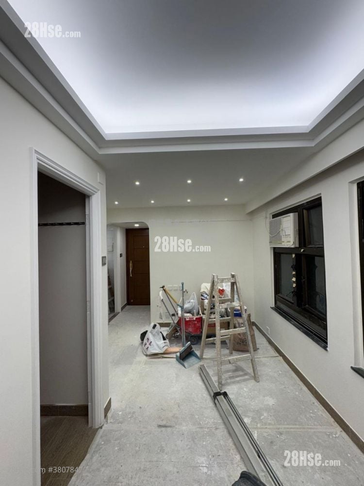 Golden Lion Garden Sell 282 ft²