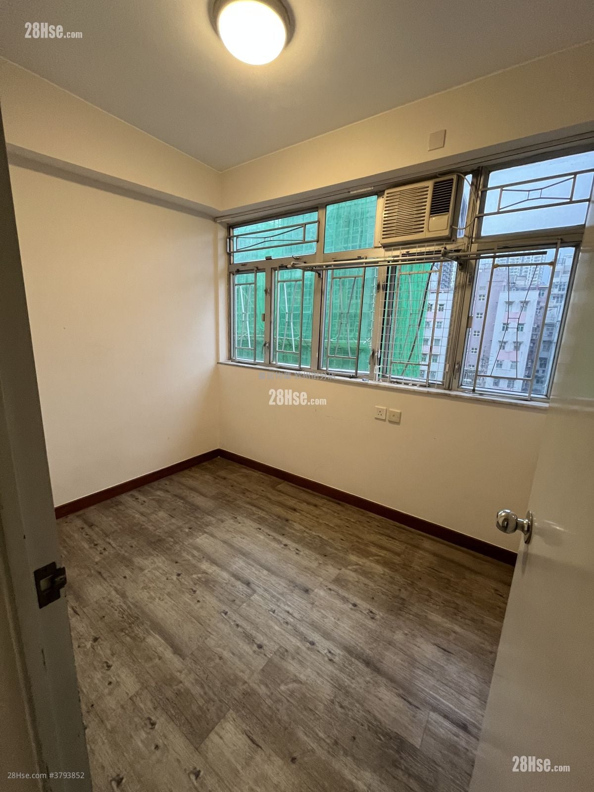 正辉大楼 售盘 3 房 463 平方尺