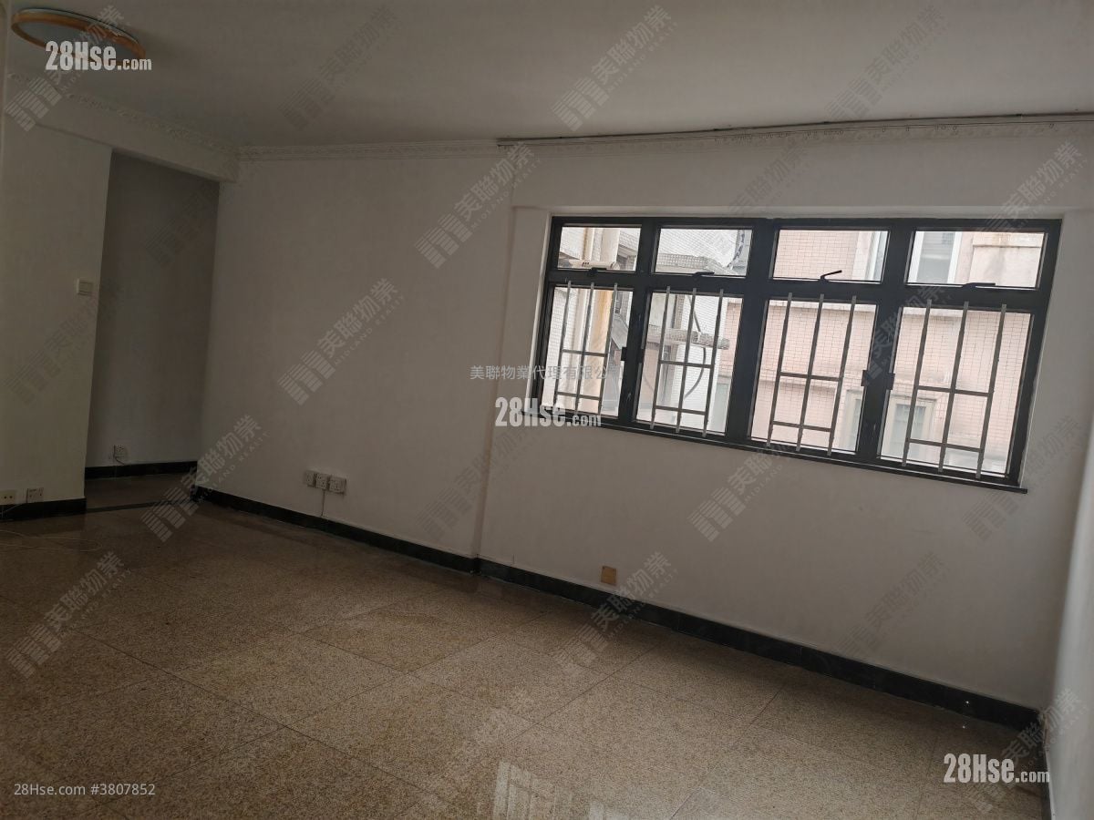 Tat Chee Court Sell 3 Bedrooms 649 ft²