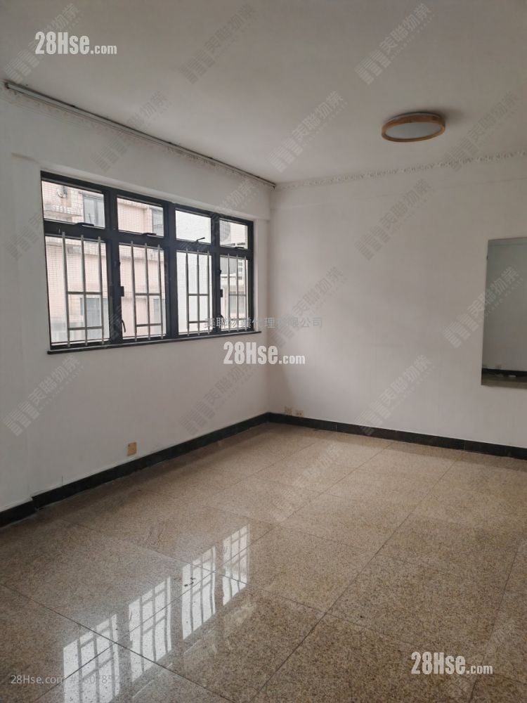 Tat Chee Court Sell 3 Bedrooms 649 ft²