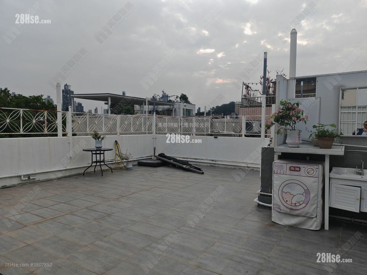 Tat Chee Court Sell 3 Bedrooms 649 ft²