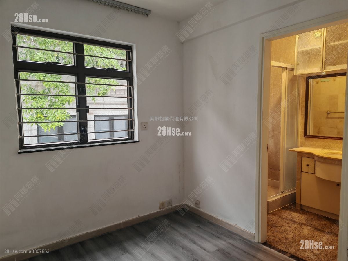 Tat Chee Court Sell 3 Bedrooms 649 ft²