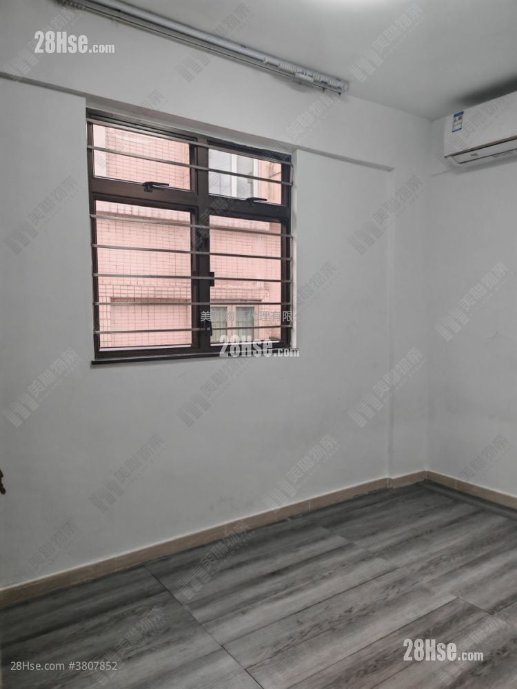 Tat Chee Court Sell 3 Bedrooms 649 ft²
