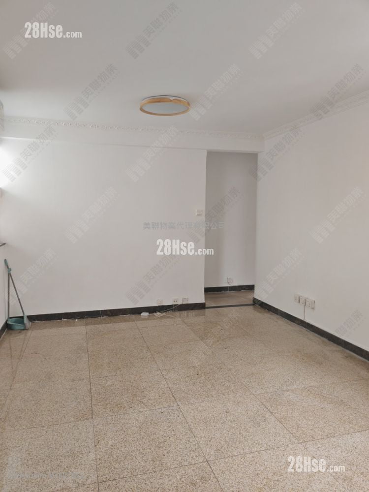 Tat Chee Court Sell 3 Bedrooms 649 ft²