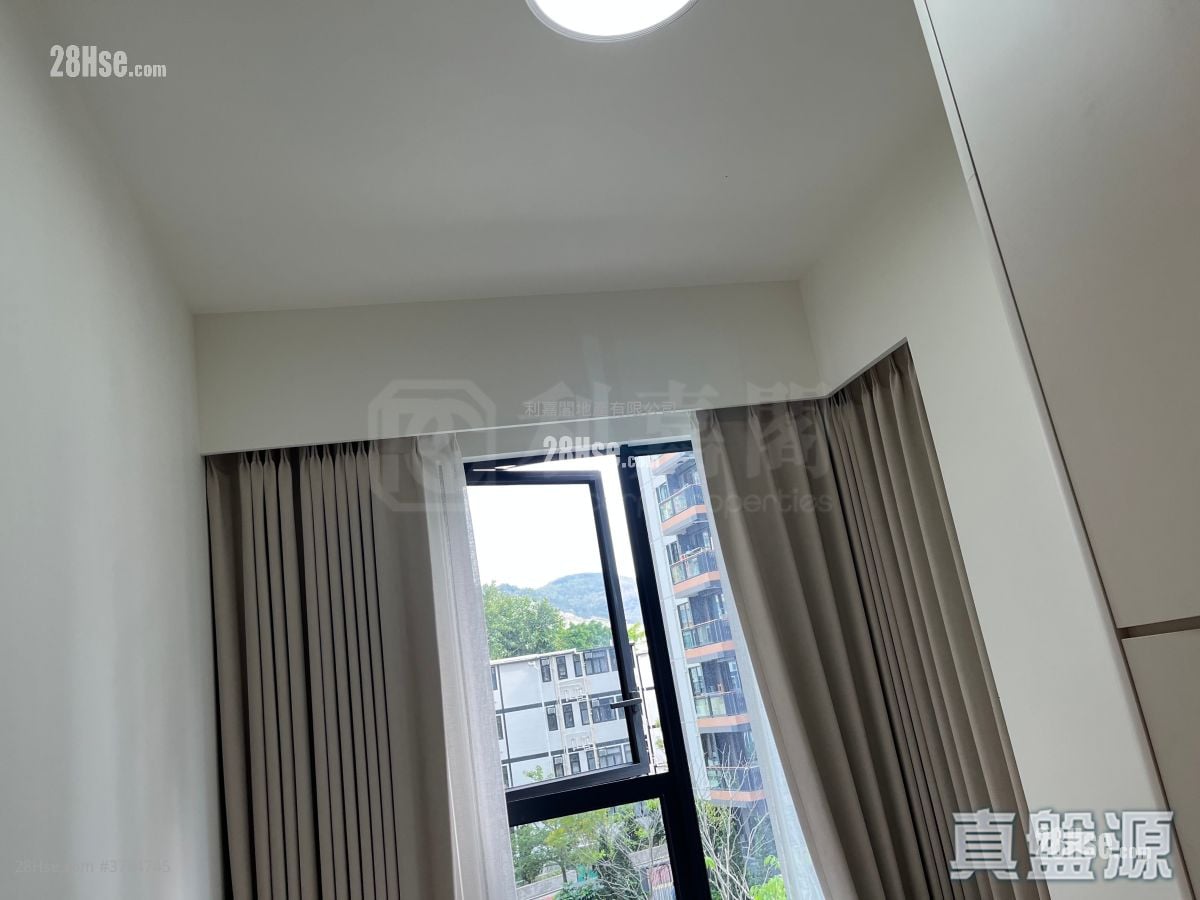 High Park Rental 443 ft²