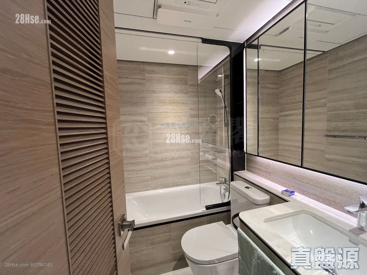 High Park Rental 443 ft²