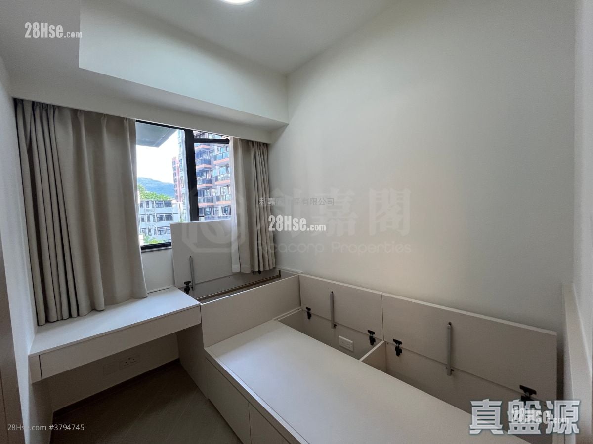 High Park Rental 443 ft²