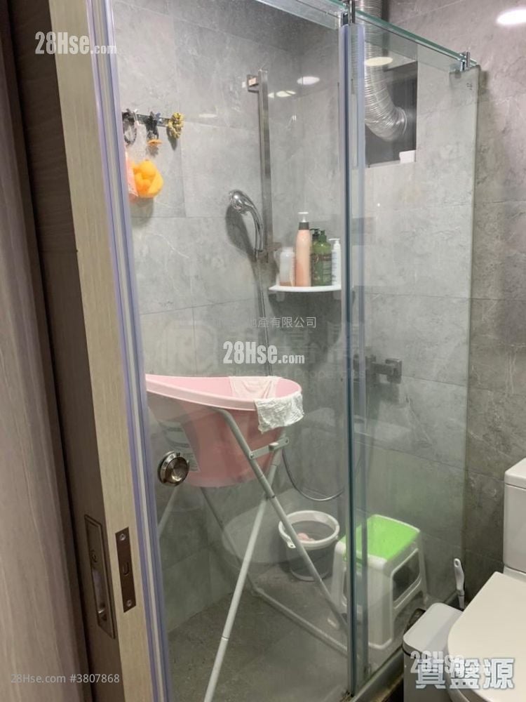 Kingswood Villas Sell 2 Bedrooms 448 ft²