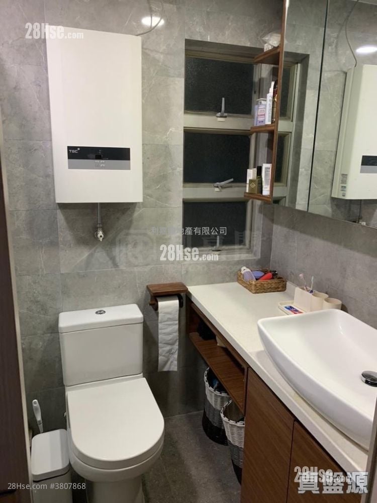 Kingswood Villas Sell 2 Bedrooms 448 ft²