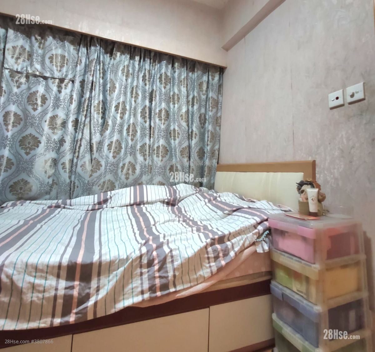 Man Fuk Building Sell 2 Bedrooms , 1 Bathroom 375 ft²