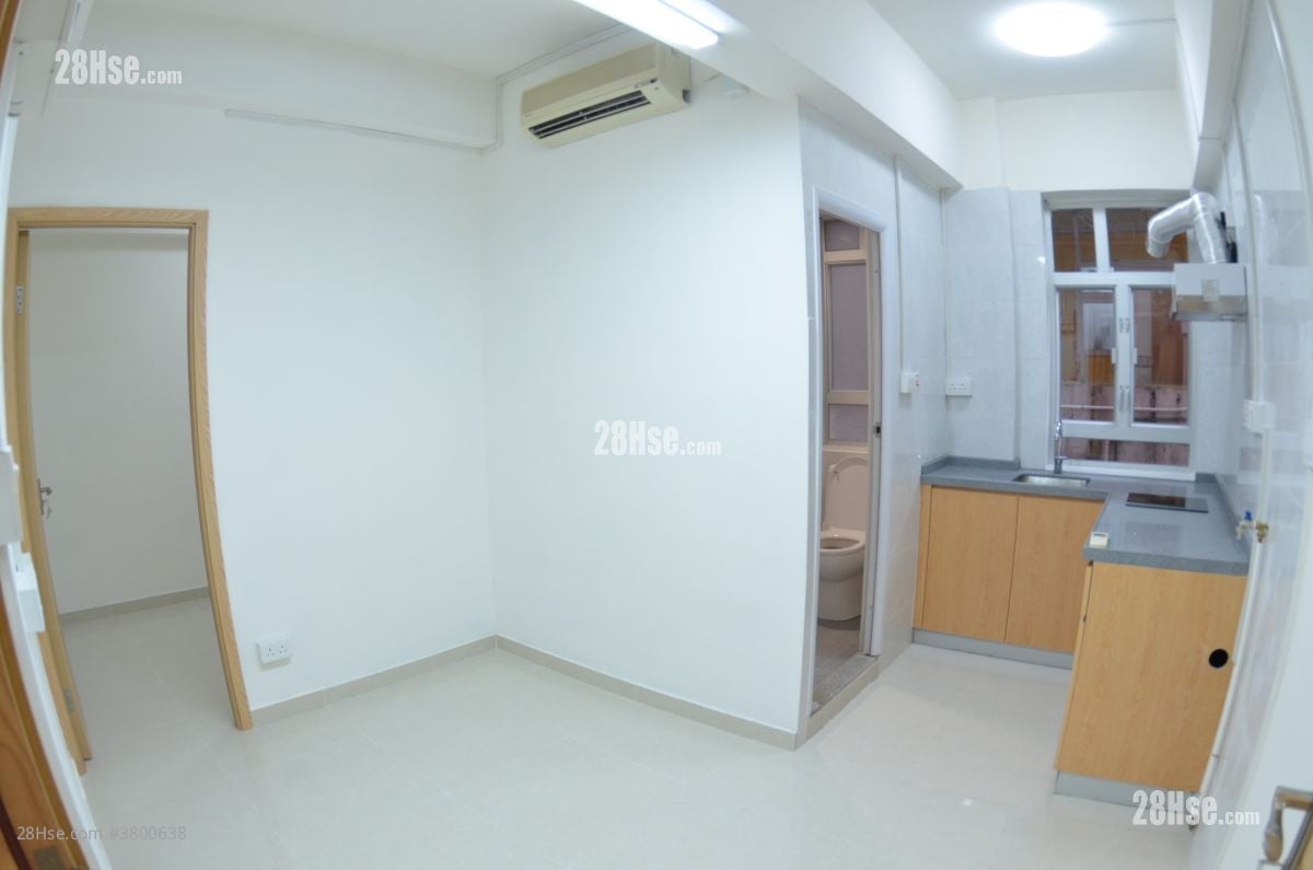 living room: 業主盤免佣 | 新裝一房一廳 | 3分鐘到牛頭角站