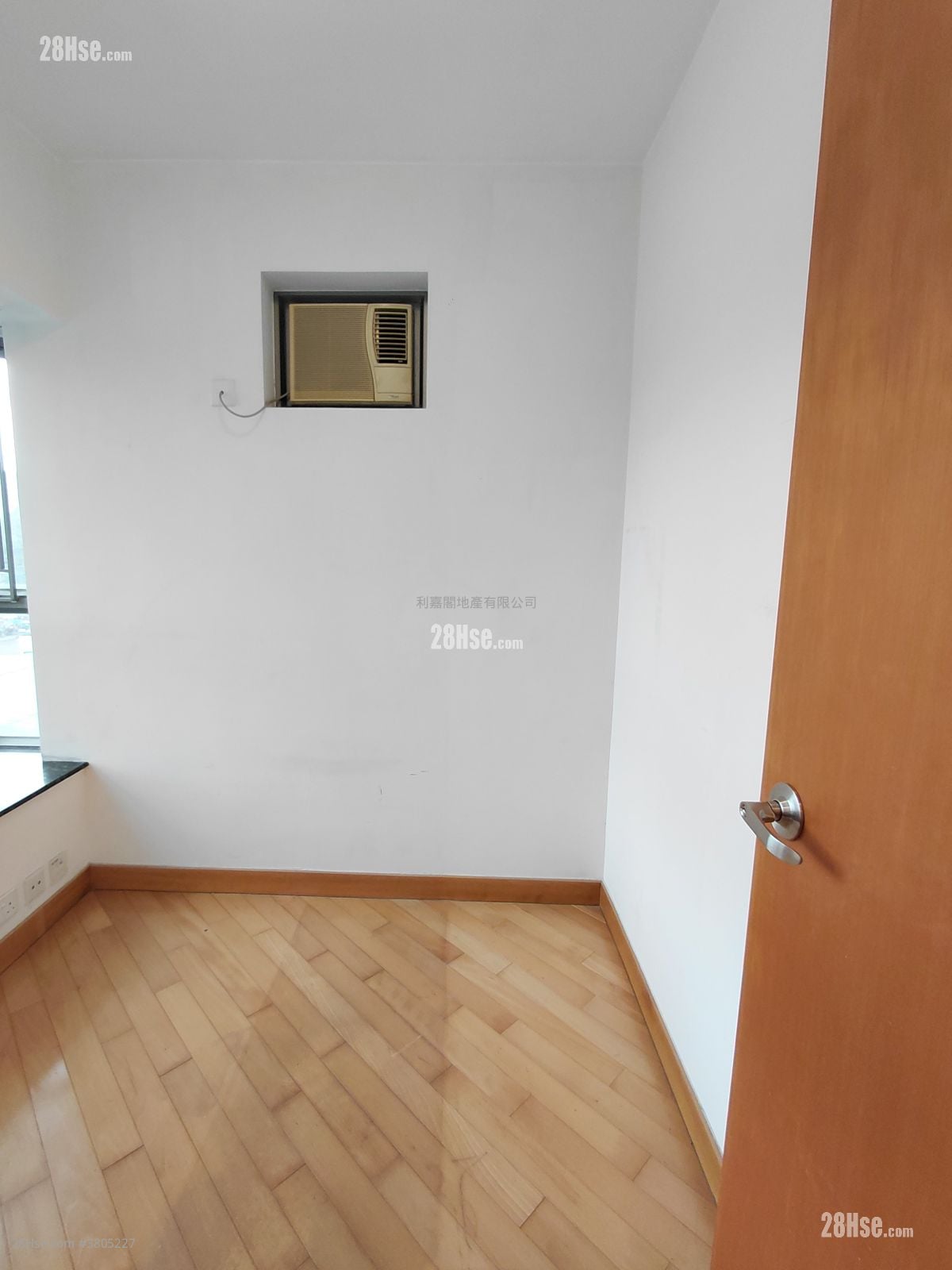 Yoho Town Sell 2 Bedrooms 393 ft²