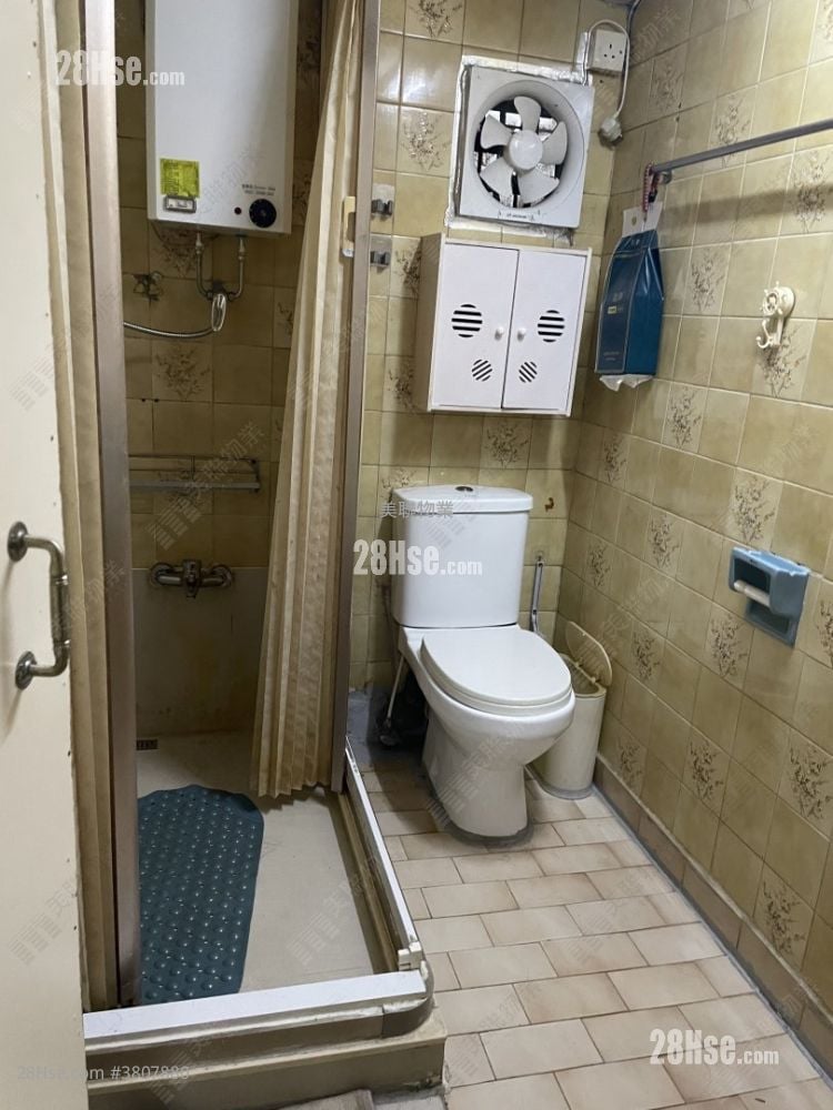 Top Court Sell 502 ft²