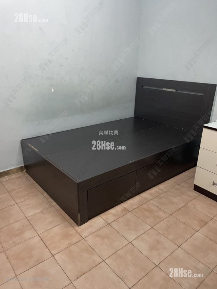 Top Court Sell 502 ft²