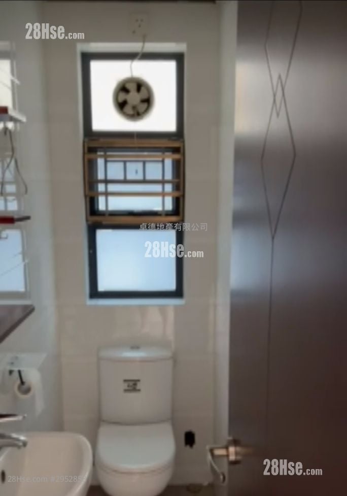 Wang Toi Shan Lo Uk Tsuen Rental 3 Bedrooms , 2 Bathrooms 700 ft²