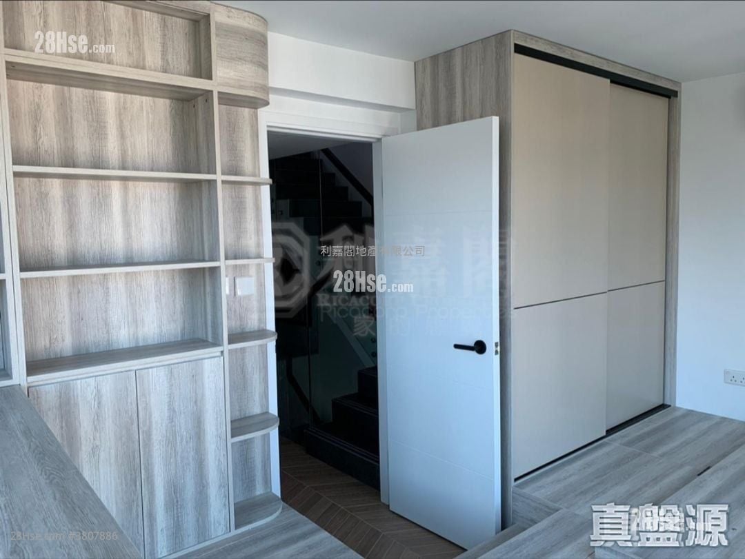 御龙居 售盘 4 房 1,591 平方尺