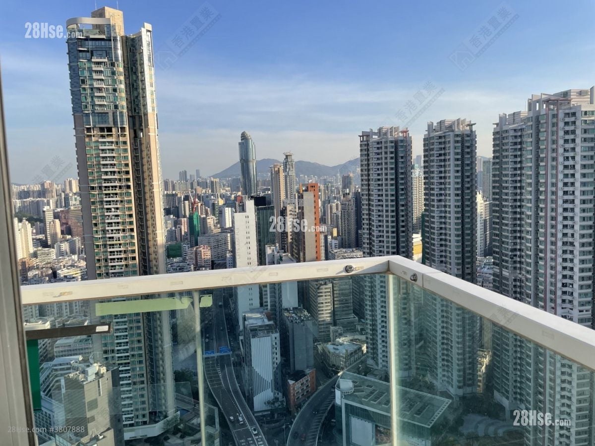 Park One Sell 4 Bedrooms , 3 Bathrooms 783 ft²