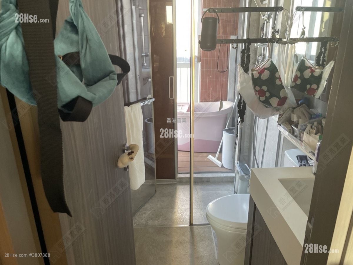 Park One Sell 4 Bedrooms , 3 Bathrooms 783 ft²