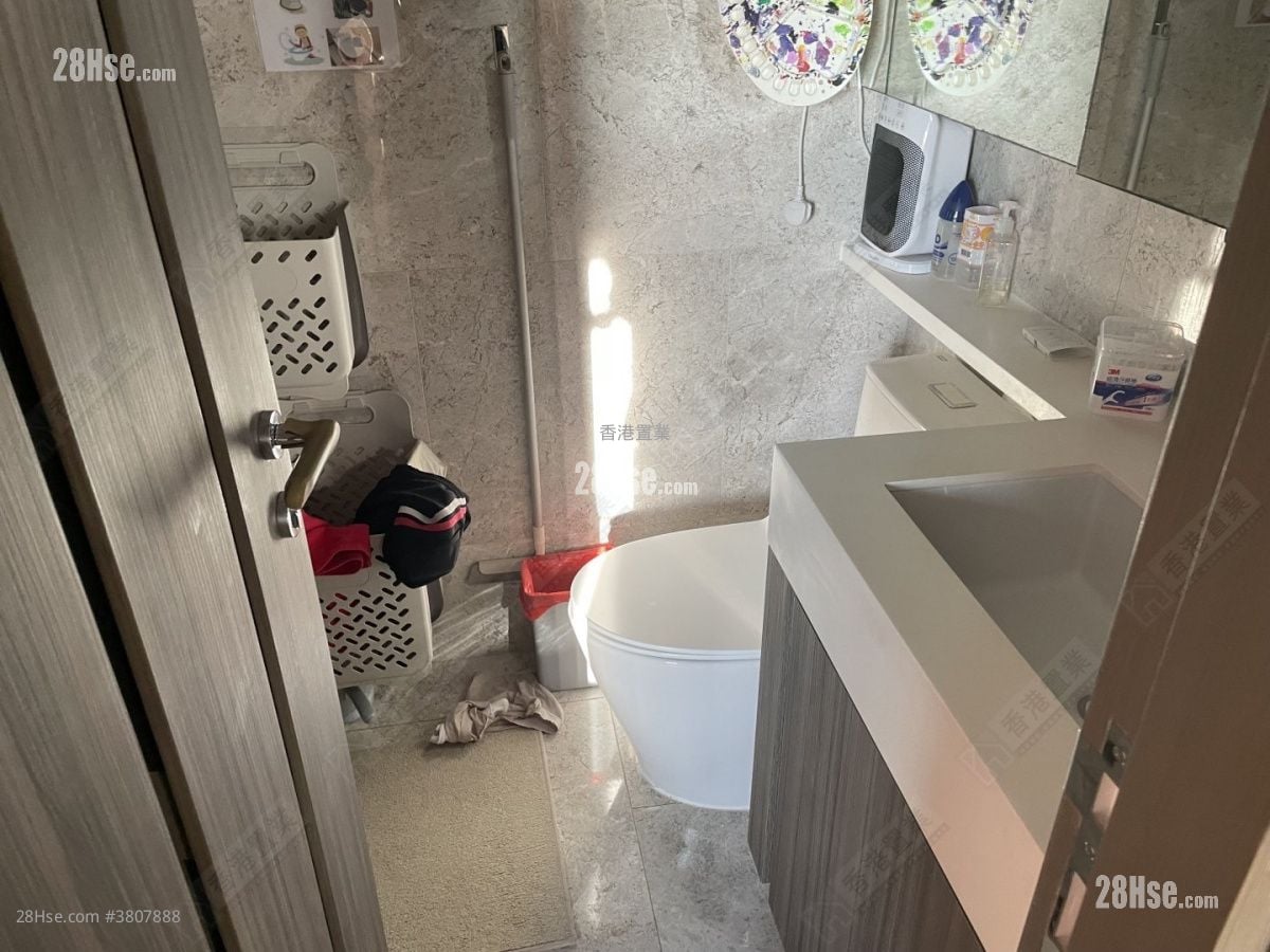 Park One Sell 4 Bedrooms , 3 Bathrooms 783 ft²