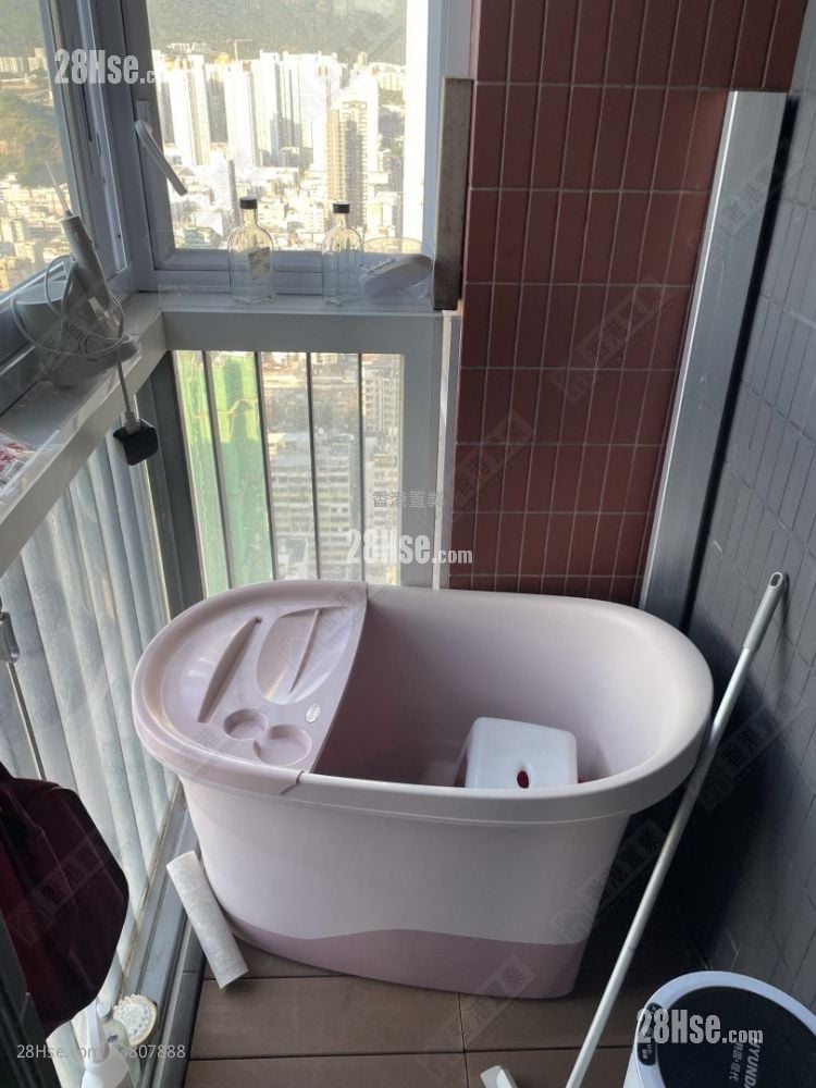 Park One Sell 4 Bedrooms , 3 Bathrooms 783 ft²