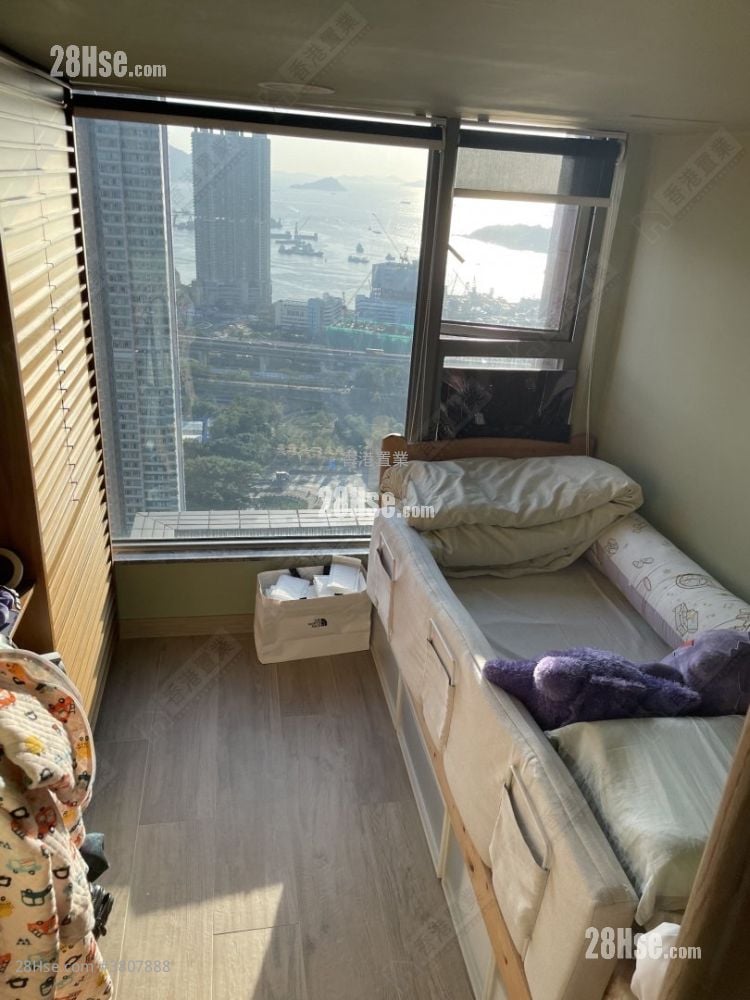 Park One Sell 4 Bedrooms , 3 Bathrooms 783 ft²